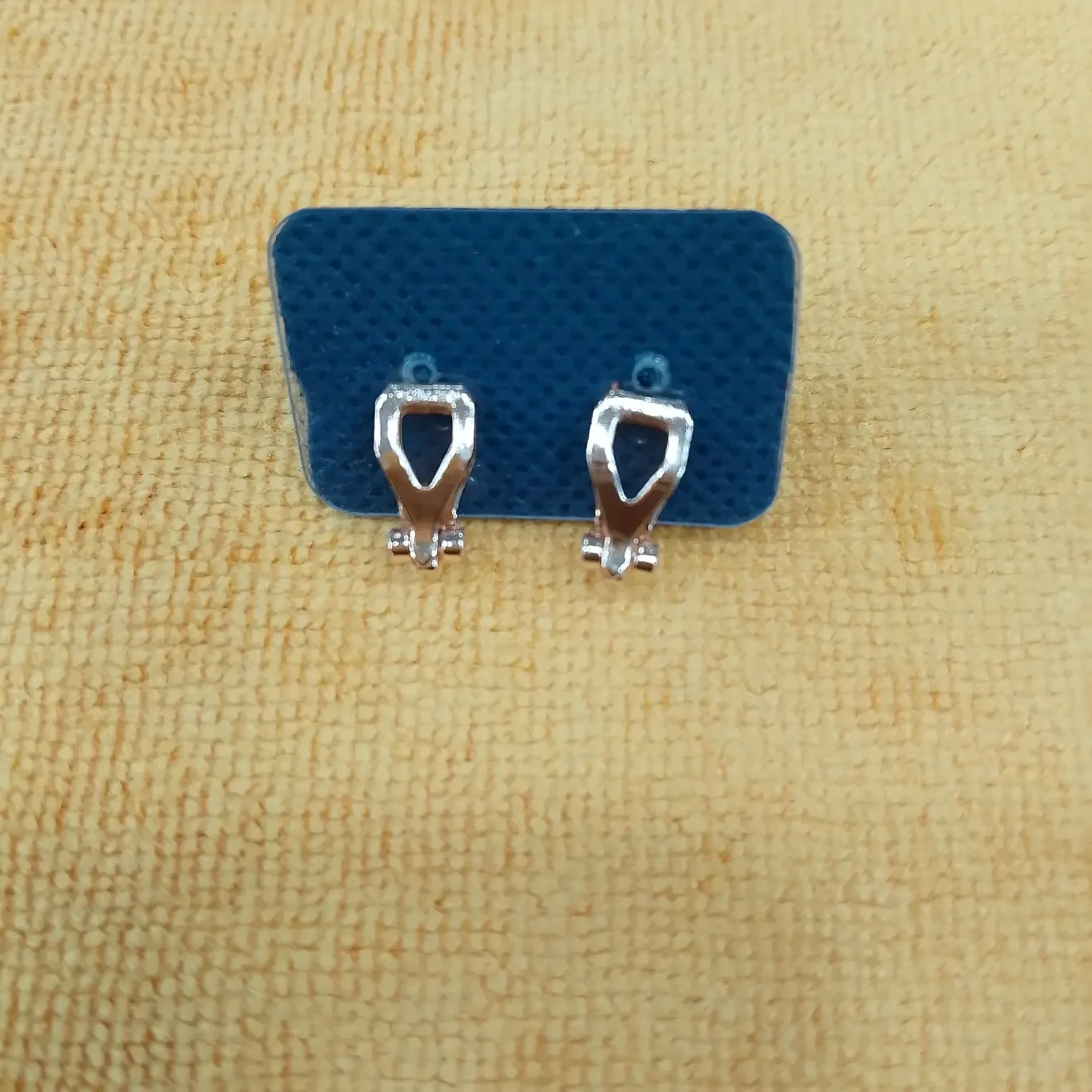 Clip On Nose Pin - Image 2